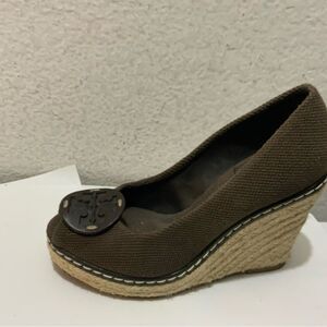 Tory Burch Women Size 5.5 Peep Toe Espadrille Wedge Heel Canvas Brown Shoes